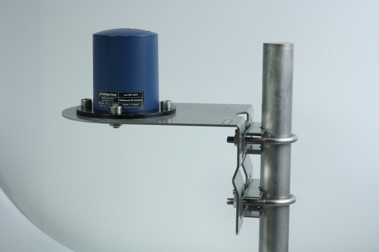 Antenna mounting adaptors OPTION A