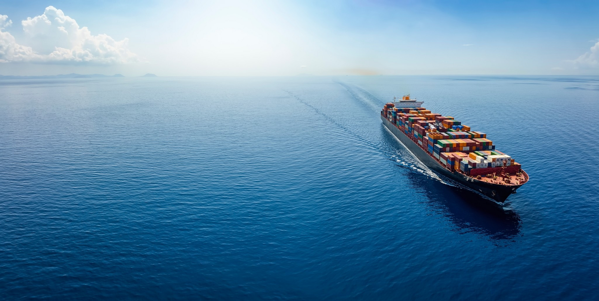 Container ship at sea navigating with FLIR TransponderTech AIS and GNSS